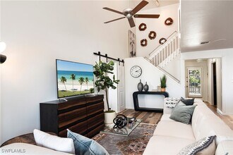 810 River Point Dr in Naples, FL - Foto de edificio - Building Photo