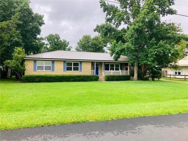 property at 107 S Lake Dr