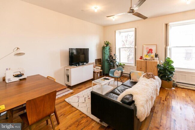 2106 E York St in Philadelphia, PA - Building Photo - Building Photo