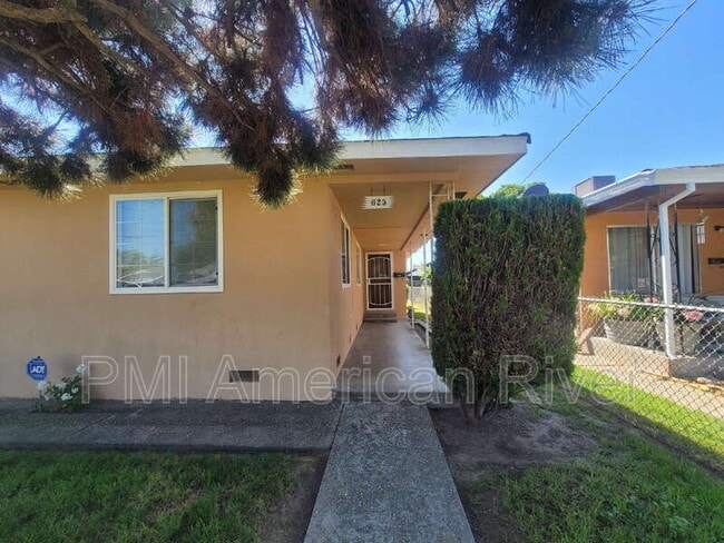 property at 625 Elizabeth St