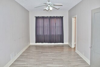 404 Liberty St in Morris, IL - Foto de edificio - Building Photo