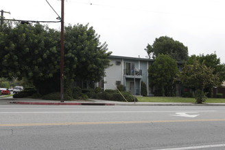 12221 Oxnard in North Hollywood, CA - Building Photo - Building Photo