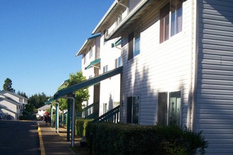 The Ridge Apartments in Lincoln City, OR - Building Photo - Building Photo