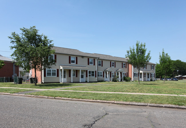 Hockanum Park in East Hartford, CT - Building Photo - Building Photo