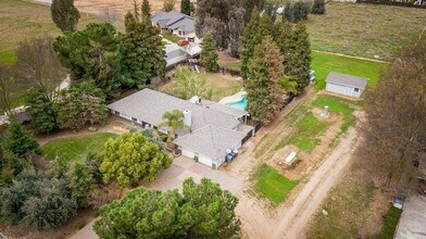 2743 E Nees Ave in Clovis, CA - Building Photo - Building Photo