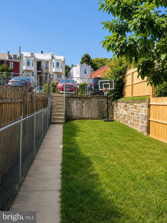 property at 1722 Perkiomen Ave