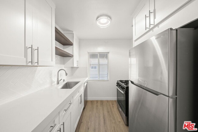 property at 1310 W Valencia Dr