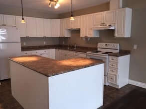 7916-7988 88 Ave in Fort St John, BC - Building Photo - Building Photo