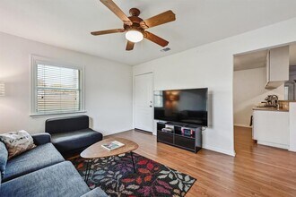 5303 Kings Hwy in Austin, TX - Building Photo - Building Photo