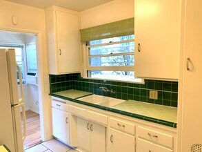 10630 Holman Ave in Los Angeles, CA - Building Photo - Building Photo