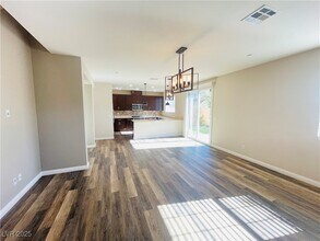 2350 Borgaro St in Henderson, NV - Foto de edificio - Building Photo