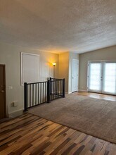 210 Lox Ct in Combined Locks, WI - Foto de edificio - Building Photo