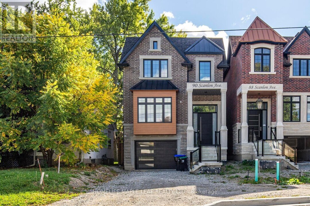90 Scanlon Ave in Bradford West Gwillimbury, ON - Building Photo