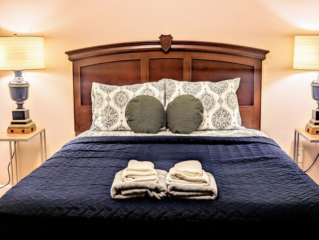 105 Goldfinch Ave in Greensboro, NC - Building Photo - Building Photo