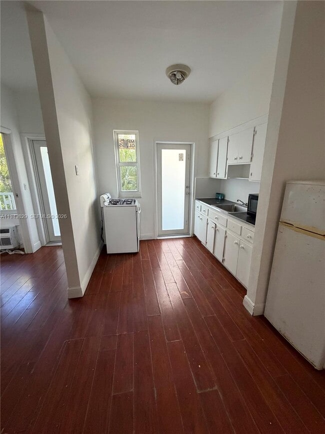 1026 Euclid Ave in Miami Beach, FL - Building Photo - Building Photo