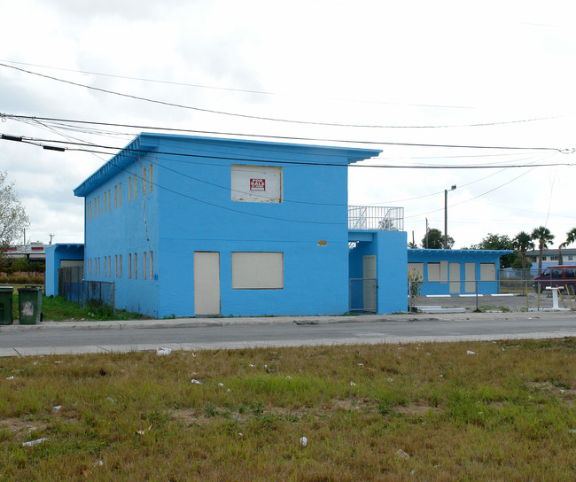 419 SW 2nd Ave in Homestead, FL - Foto de edificio - Building Photo