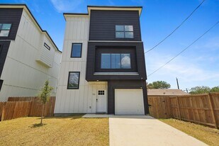 110 Gravel St in San Antonio, TX - Building Photo