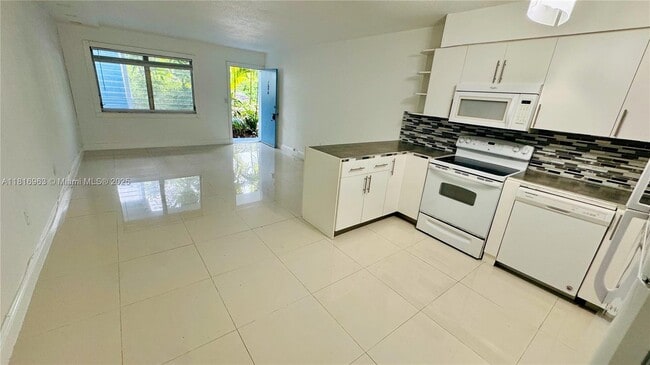 1120 102nd St in Bay Harbor Islands, FL - Building Photo - Building Photo