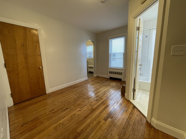 90 Winthrop Shore Dr, Unit 3 in Winthrop, MA - Foto de edificio - Building Photo