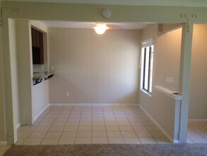 931       Martin Dr in Escondido, CA - Building Photo - Building Photo