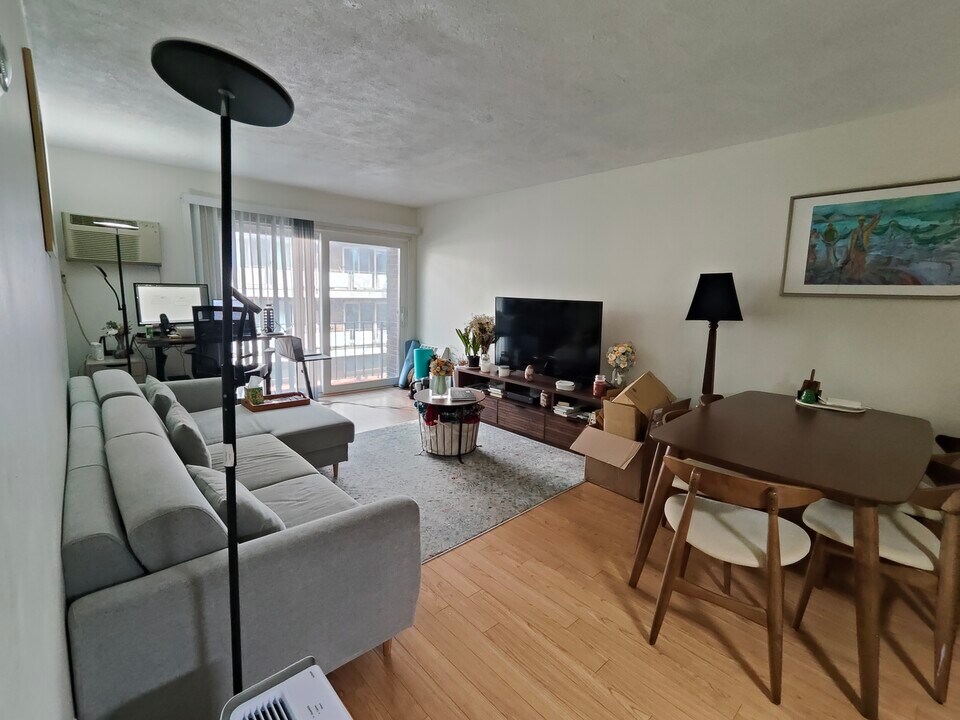 180 Mountain Ave, Unit Unit 14 in Malden, MA - Building Photo