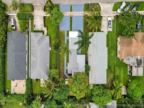 330 NW 82nd Terrace in Miami, FL - Building Photo - Building Photo