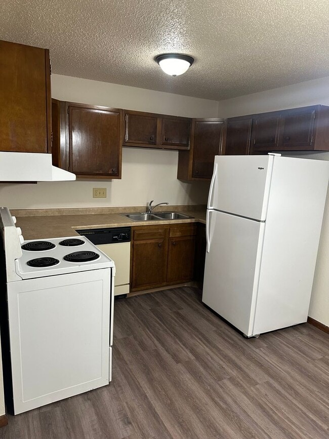 525 6th Ave N in St. Cloud, MN - Building Photo - Building Photo