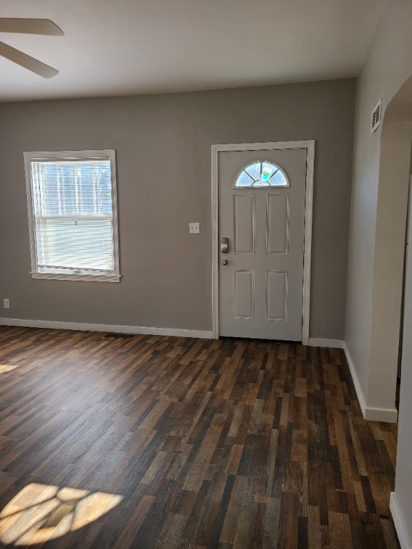 property at 822 W Crawford St