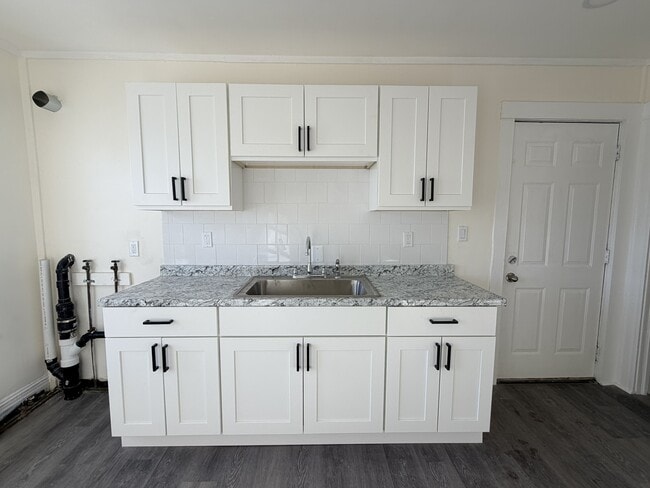 574 W Main St, Unit 3rd Floor