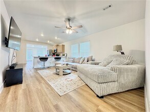 681 Kendra St in Prairie Grove, AR - Building Photo - Building Photo