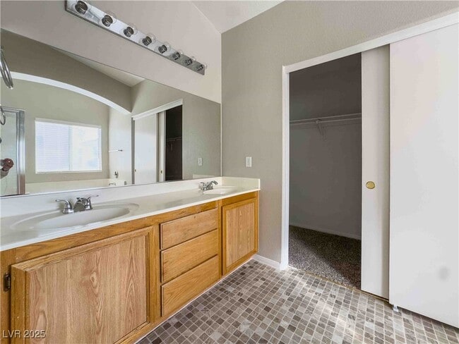 property at 5255 Cedar Bend Dr