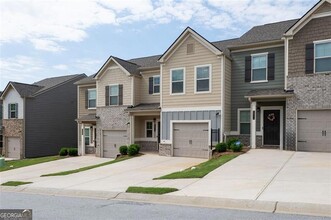 6979 Zaniah Rd in Atlanta, GA - Building Photo - Building Photo