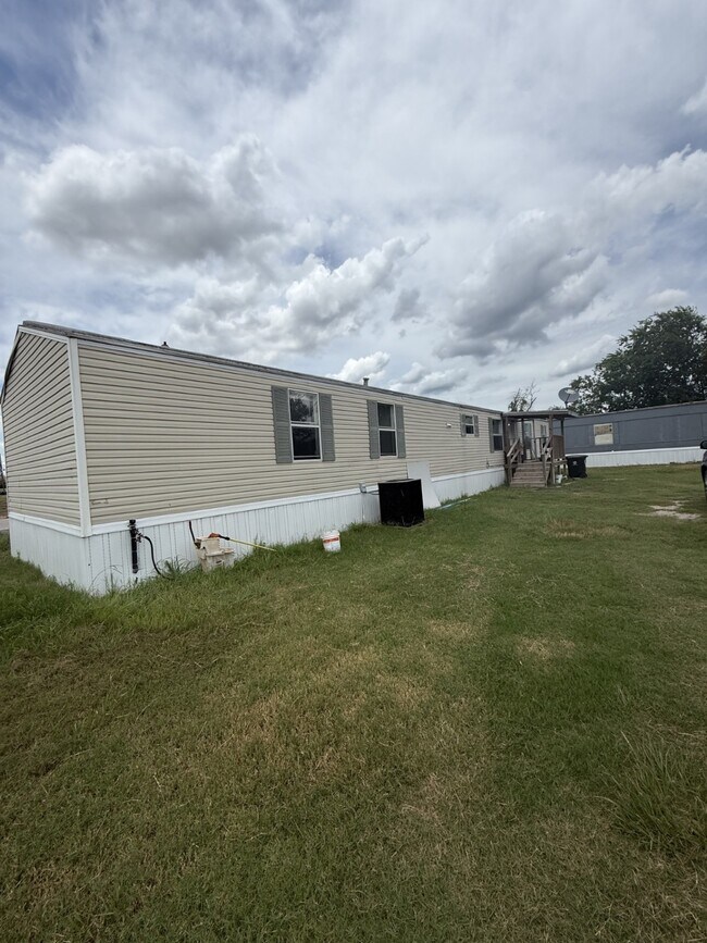 16412 W Bellfort Ave in Sugar Land, TX - Building Photo - Building Photo