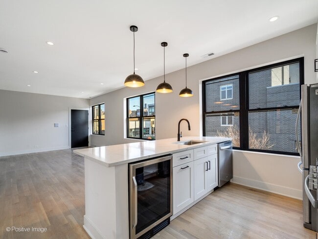 846 N Ashland Ave in Chicago, IL - Building Photo - Building Photo