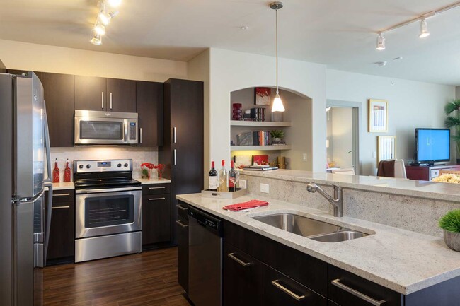 property at 1404 W Gray St