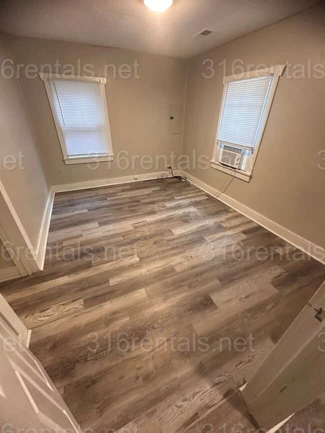 1426 W Harry St in Wichita, KS - Building Photo - Building Photo