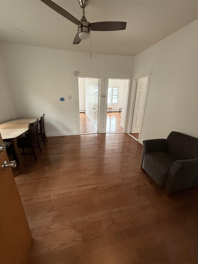 176 W 24th St in Bayonne, NJ - Building Photo - Building Photo