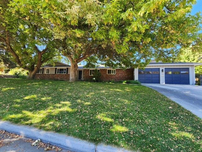 property at 1914 Ray