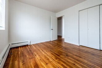 8326-8332 S Ellis Ave Chicago, IL 60619 in Chicago, IL - Foto de edificio - Building Photo