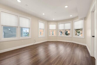 701 E 2nd St, Unit 2 in Boston, MA - Building Photo - Building Photo