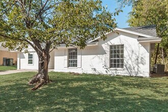 1509 Timberline Dr in Plano, TX - Foto de edificio - Building Photo