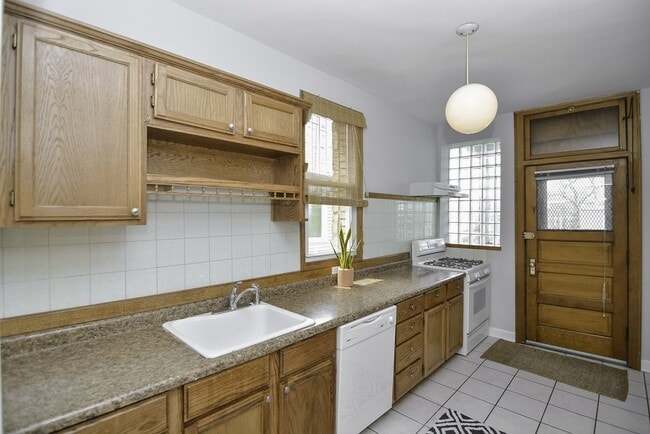 6218 N Bell Ave in Chicago, IL - Building Photo - Building Photo