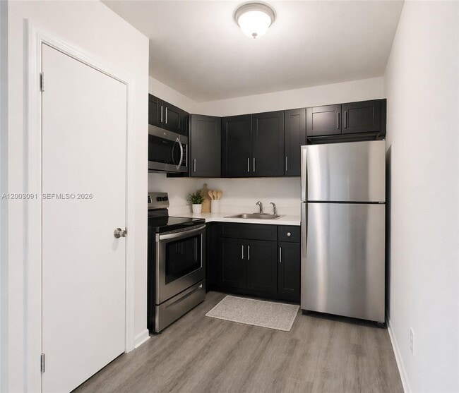 1177 NW 8th Street Rd in Miami, FL - Building Photo - Building Photo