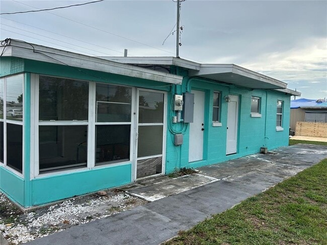 8630 Aero Ave in North Port, FL - Building Photo - Building Photo