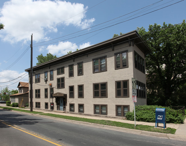 1319 Franklin Ave SE in Minneapolis, MN - Building Photo - Building Photo