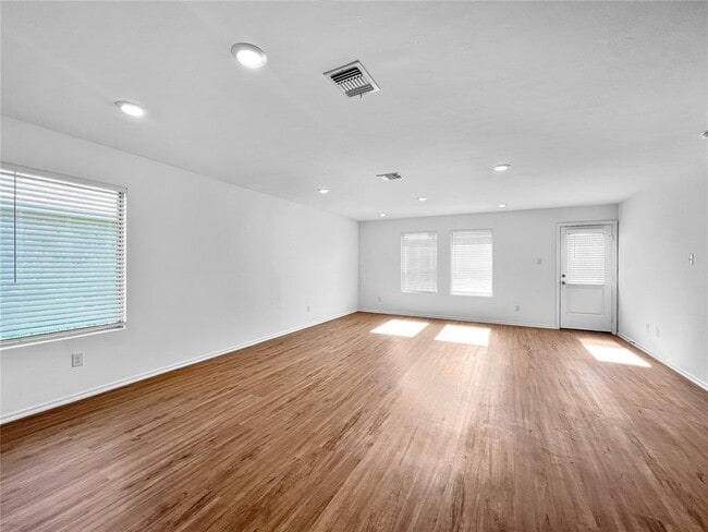 2004 Alpine Bch Ln in Oklahoma City, OK - Building Photo - Building Photo