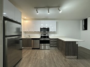 940 W Winona St in Chicago, IL - Building Photo - Building Photo