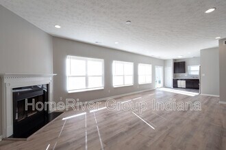 7905 Housefinch Ln in Indianapolis, IN - Building Photo - Building Photo