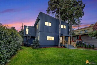 426 W 10th Ave in Anchorage, AK - Building Photo - Building Photo