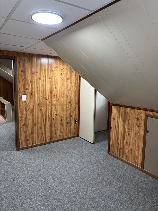 345 E 12th St, Unit Apt. C in Belle, WV - Building Photo - Building Photo